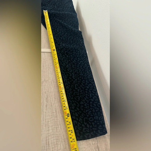 SPANX JEAN-ISH LEGGING BLUE DENIM LEOPARD Skinny Fit Pull On Size Medium - Picture 4 of 9